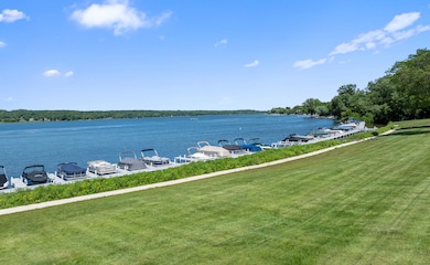 Interlaken Villa lakefront / nslips