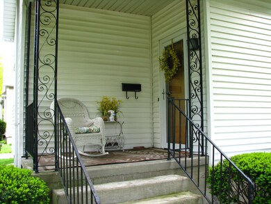 301 E Scott St, Tuscola, IL 61953 - photo 5