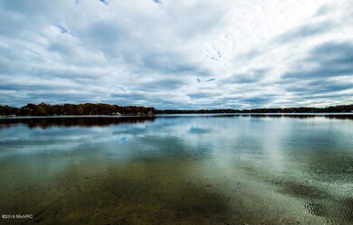 50772 Garret Rd, Dowagiac, MI 49047 - photo 2