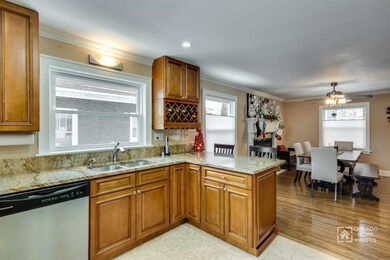 826 N Brainard St, Naperville, IL 60563 - photo 5