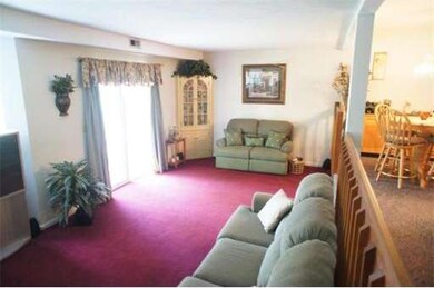 122 Tall Oaks Dr unit D, South Weymouth, MA 02190 - photo 2