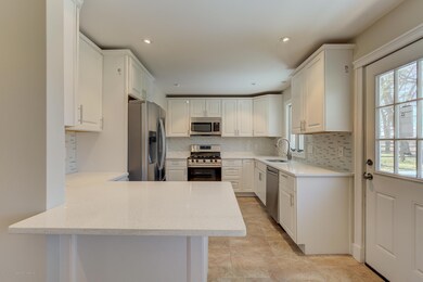 184 Riveredge Rd, Tinton Falls, NJ 07724 - photo 4