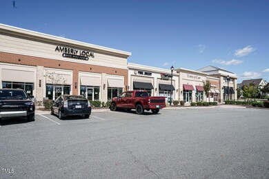043-1280x960-shopping-village