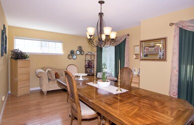 _RMJ7782.jpg dining room