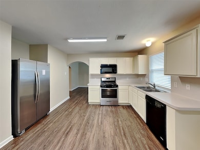 11010 Heather Bluff Ln, Houston, TX 77075 - photo 2