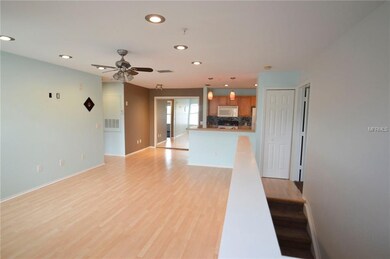 Beautiful, light, bright and airy!  Laminate floor