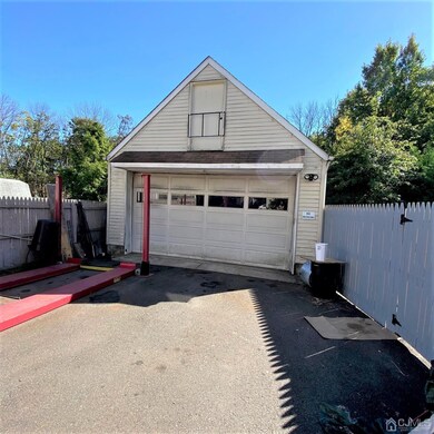 661 N Avenue Extension, Dunellen, NJ 08812 - photo 3