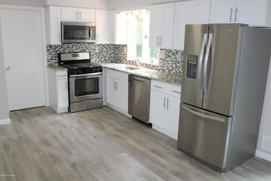 16 Kelly Ct, Bridgewater, NJ 08807 - photo 4