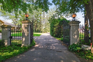 2530 Spirit Knob Rd, Wayzata, MN 55391 - photo 3