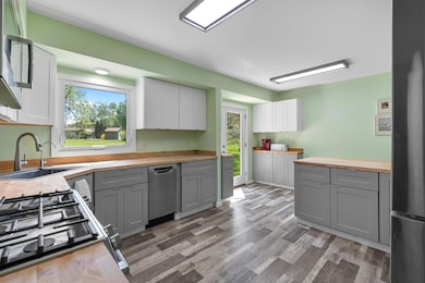 1418 Maple Dr-8