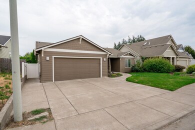 7448-Everwood-St-NE-2