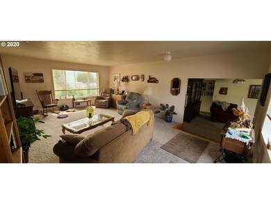 29440 Cypress Ct, Gold Beach, OR 97444 - photo 3