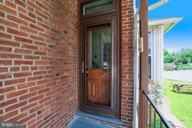 402 Bridge St, Spring City, PA 19475 - photo 4