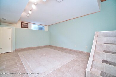 39 Linda Ln, Staten Island, NY 10312 - photo 5