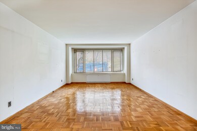 The Potomac Plaza Co-op unit 110, Washington, DC 20037 - photo 2