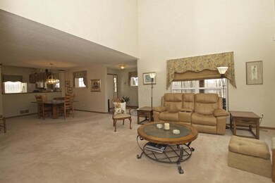 348 Sycamore Woods Ln unit 348, Columbus, OH 43230 - photo 6