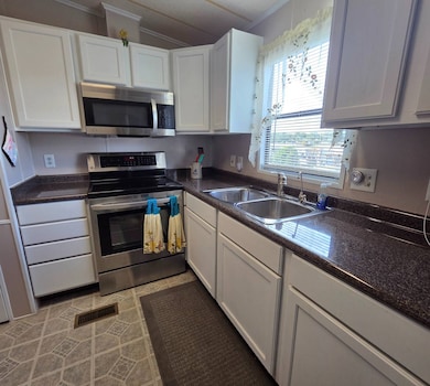 588 Drage Dr, Apopka, FL 32703 - photo 2