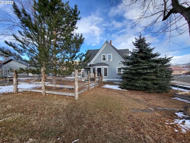 250 W Main St, Mount Vernon, OR 97865 - photo 6