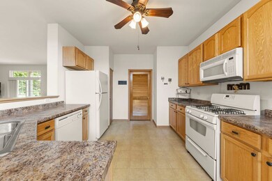 1860 Chase Ln unit 123, Aurora, IL 60502 - photo 7