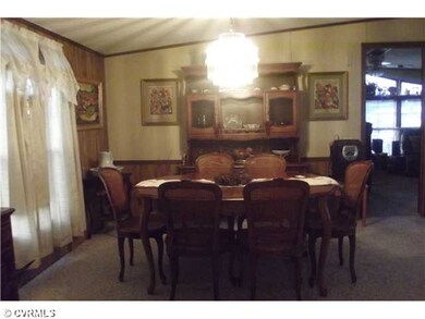 Dining Room - SPACIOUS DINING ROOM FOR LARGE FAMIL