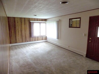 1906 N Garden St, New Ulm, MN 56073 - photo 3