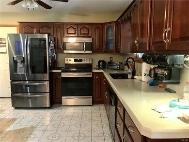 2561 Ridgeway Dr, Effort, PA 18330 - photo 6