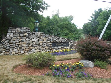 24 Glasgow Cir, Hudson, NH 03051 - photo 2