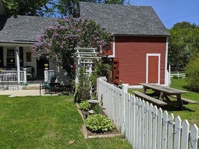 95 Atkinson St, Bellows Falls, VT 05101 - photo 4