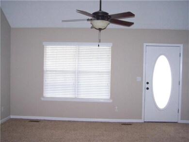 HIGH SOARING CEILING IN LIVING ROOM