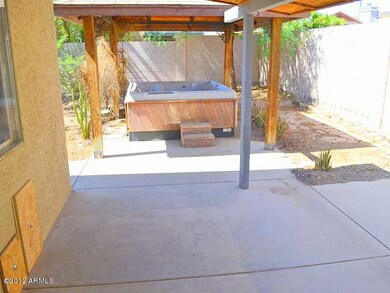 023-229941-back-patio-3