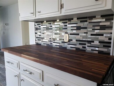 117 Walnut St, Independence, OR 97351 - photo 5