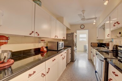 lh 987 sw 8th st-16