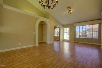 1006 S Surfside Dr, Gilbert, AZ 85233 - photo 5