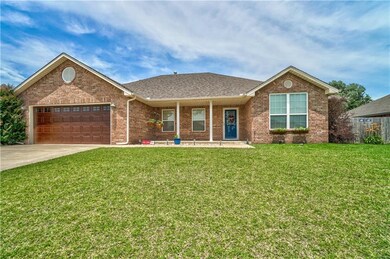 1930 Ridge Crest Dr, Shawnee, OK 74804 - photo 2