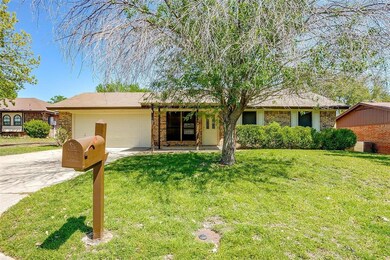 307 Cherry St, Weatherford, TX 76086 - photo 2