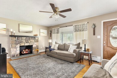 300 Aileen Ave, Strasburg, VA 22657 - photo 4