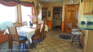 Thompson Breakfast nook