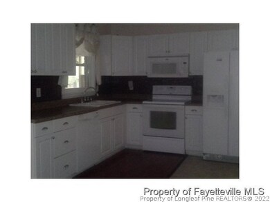 7601 Jennings Ln, Fayetteville, NC 28303 - photo 3