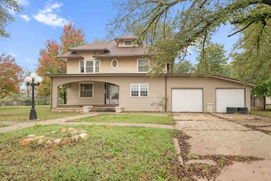 103 N Mulberry St, Eureka, KS 67045 - photo 3