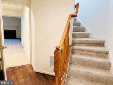 25278 Gothic Square, Chantilly, VA 20152 - photo 3