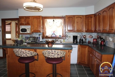 301 N Cedar St, Overbrook, KS 66524 - photo 4