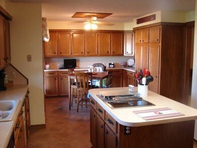 1609 S Madison St, Hugoton, KS 67951 - photo 2