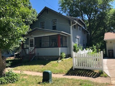 416 College St, Cedar Falls, IA 50613 - photo 2