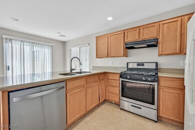 5983 Bristol Crest Ln, Las Vegas, NV 89139 - photo 6
