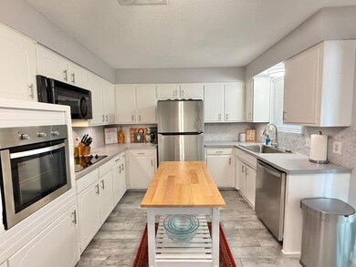 157 Sheri Ln, Hurst, TX 76053 - photo 5