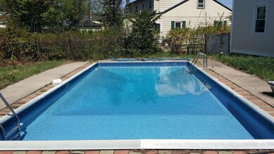 21 Edwards St, Nashua, NH 03060 - photo 4