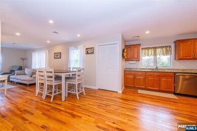 5 Mountain Ave unit 2, Wanaque, NJ 07465 - photo 4