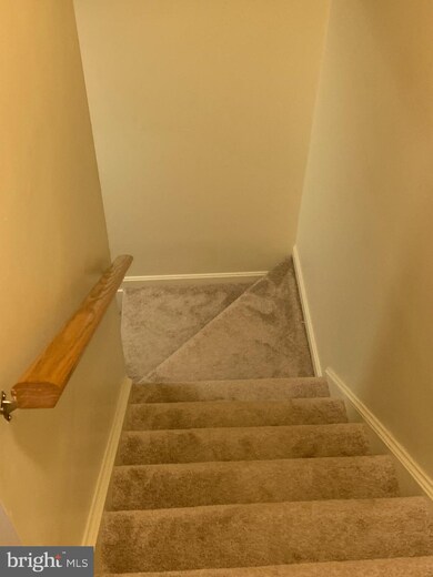 338 Shady Glen Dr, Capitol Heights, MD 20743 - photo 5