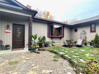 8942 Williams Rd, Chardon, OH 44024 - photo 3