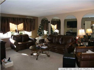 57 Melrose Ave, Staten Island, NY 10301 - photo 4